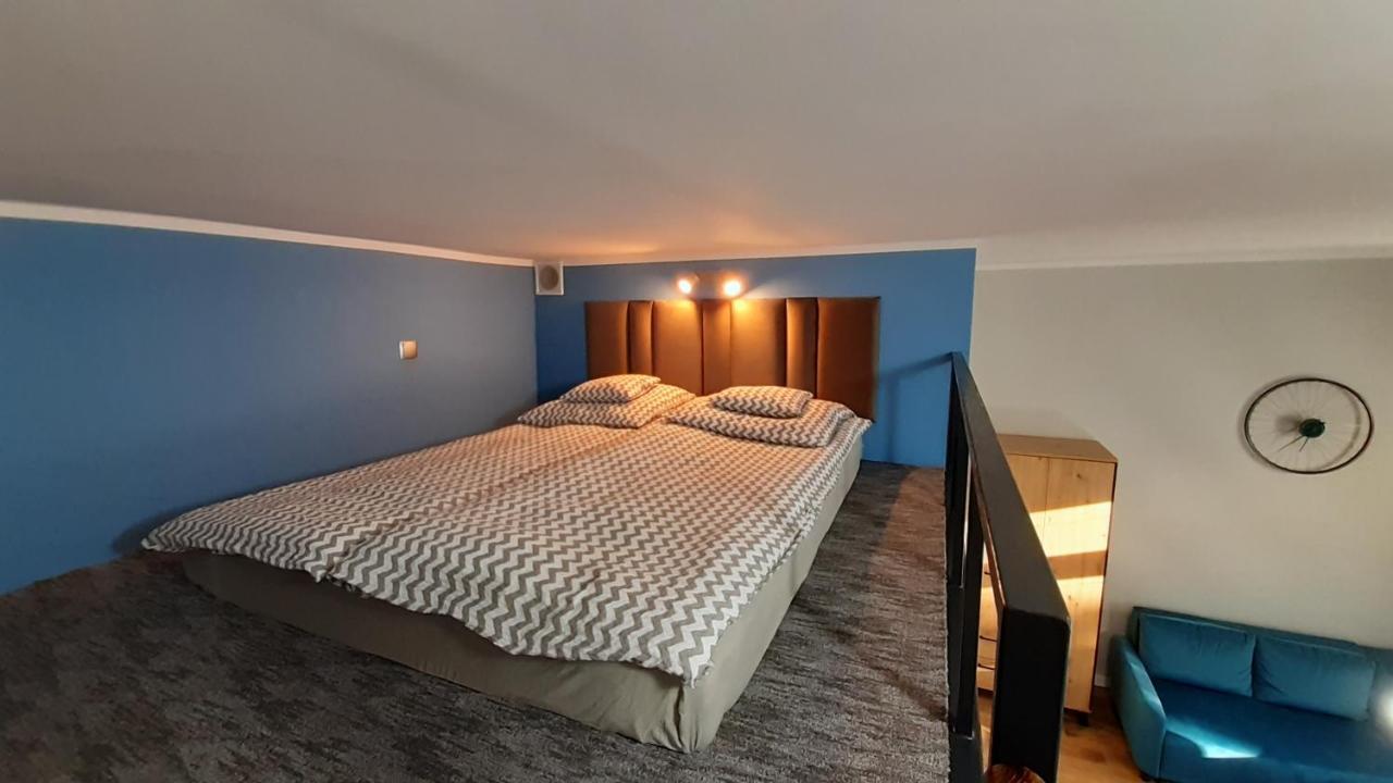 Apartament Parkowy Antresola Gniezno Esterno foto