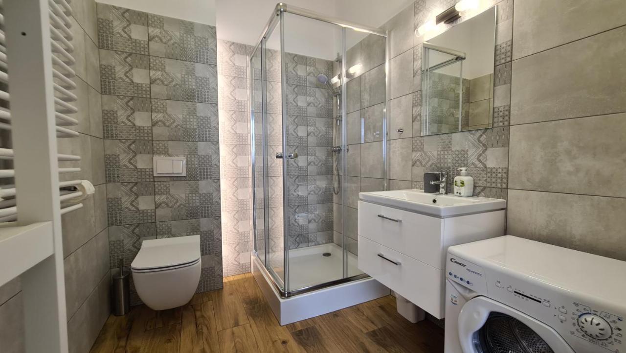 Apartament Parkowy Antresola Gniezno Esterno foto